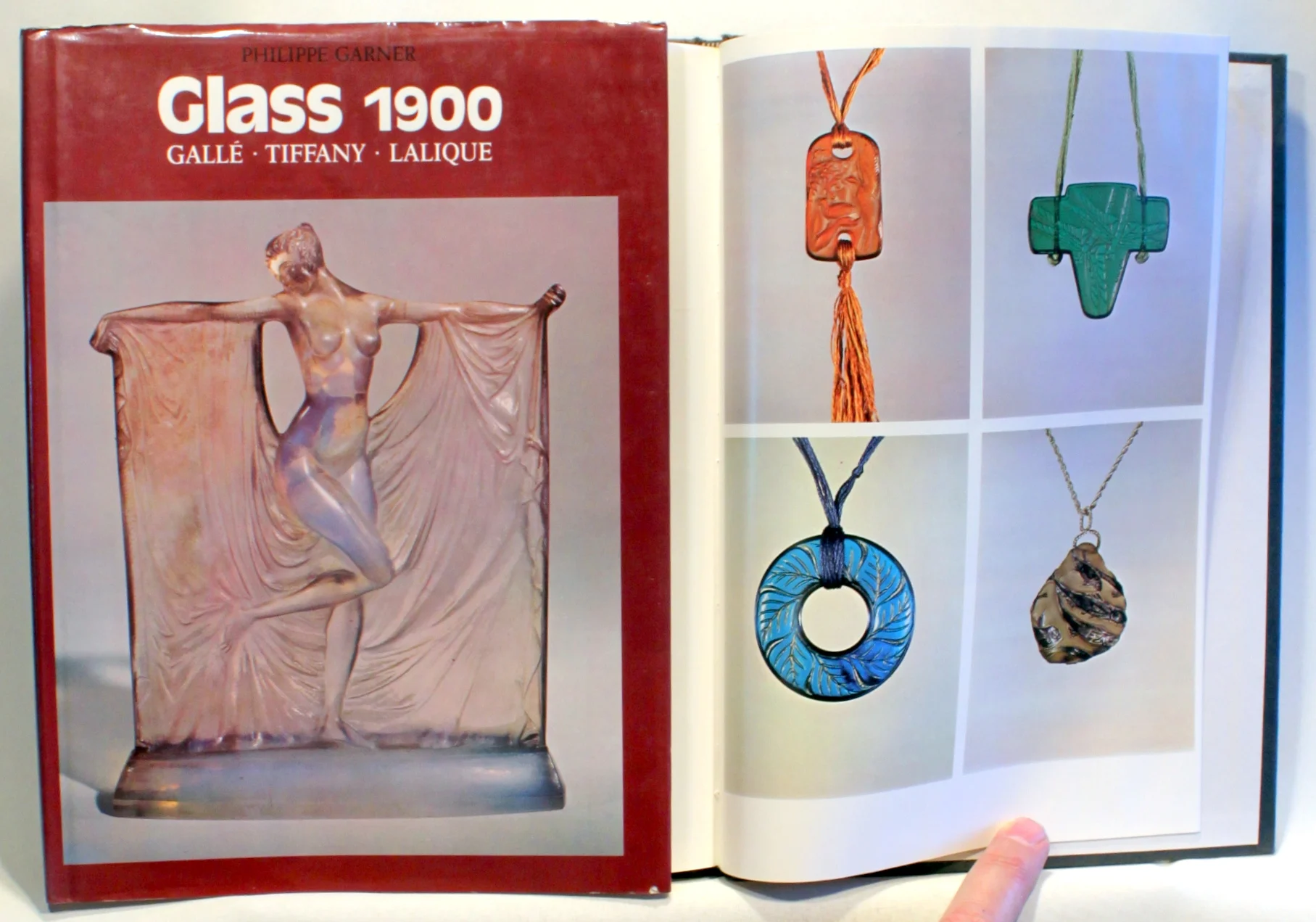 Glass 1900. Galle. Tifafny. Lalique.