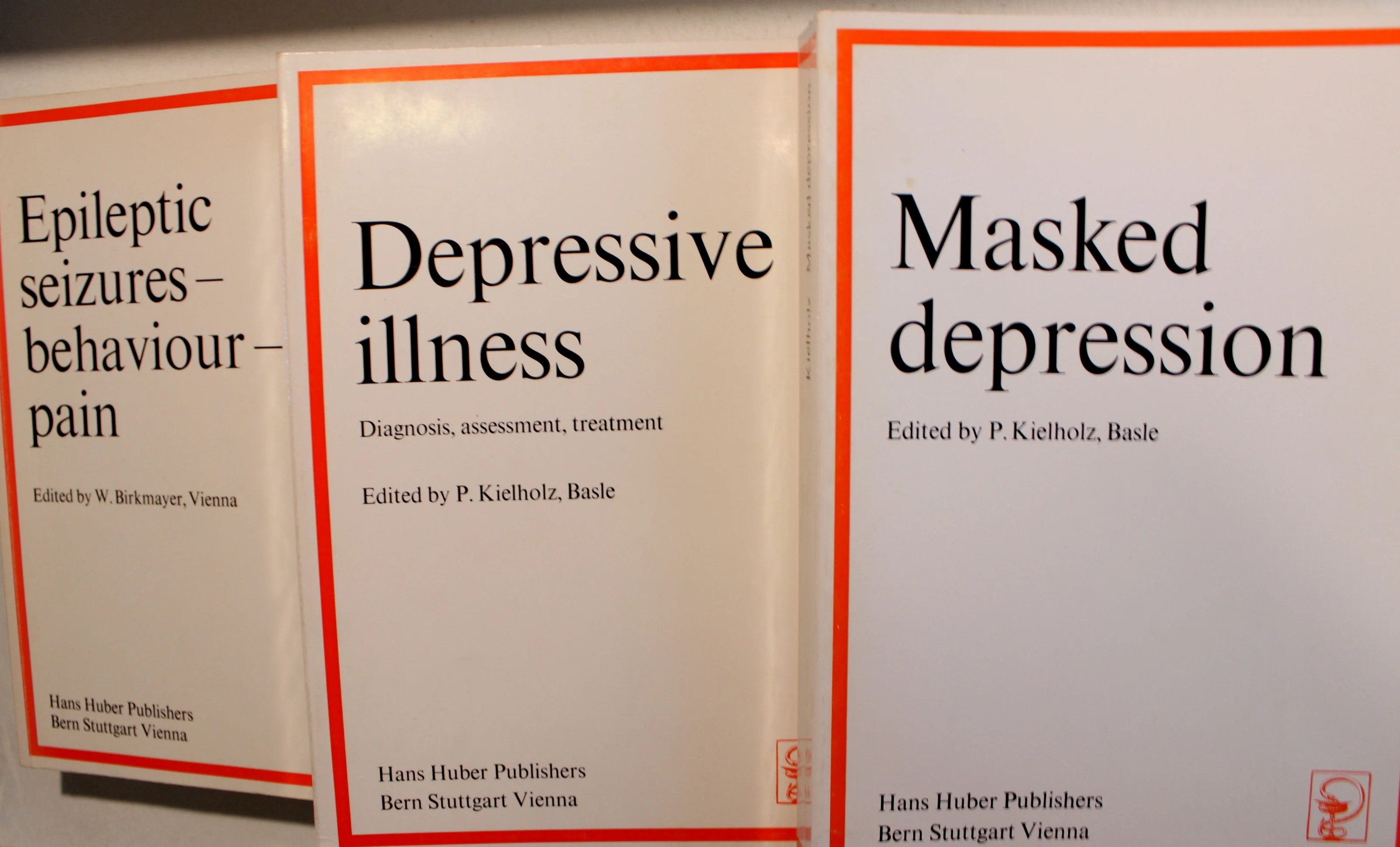 Masked depression. Depressive illness, Diagnosis, assessment, treatment. Epileptic Seizures-Behaviour-Pain. 3 Bind.