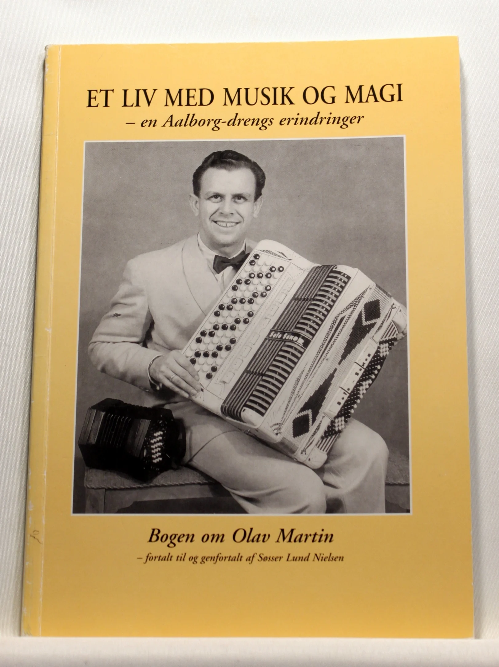 Et liv med musik og magi – en Aalborg-drengs erindringer