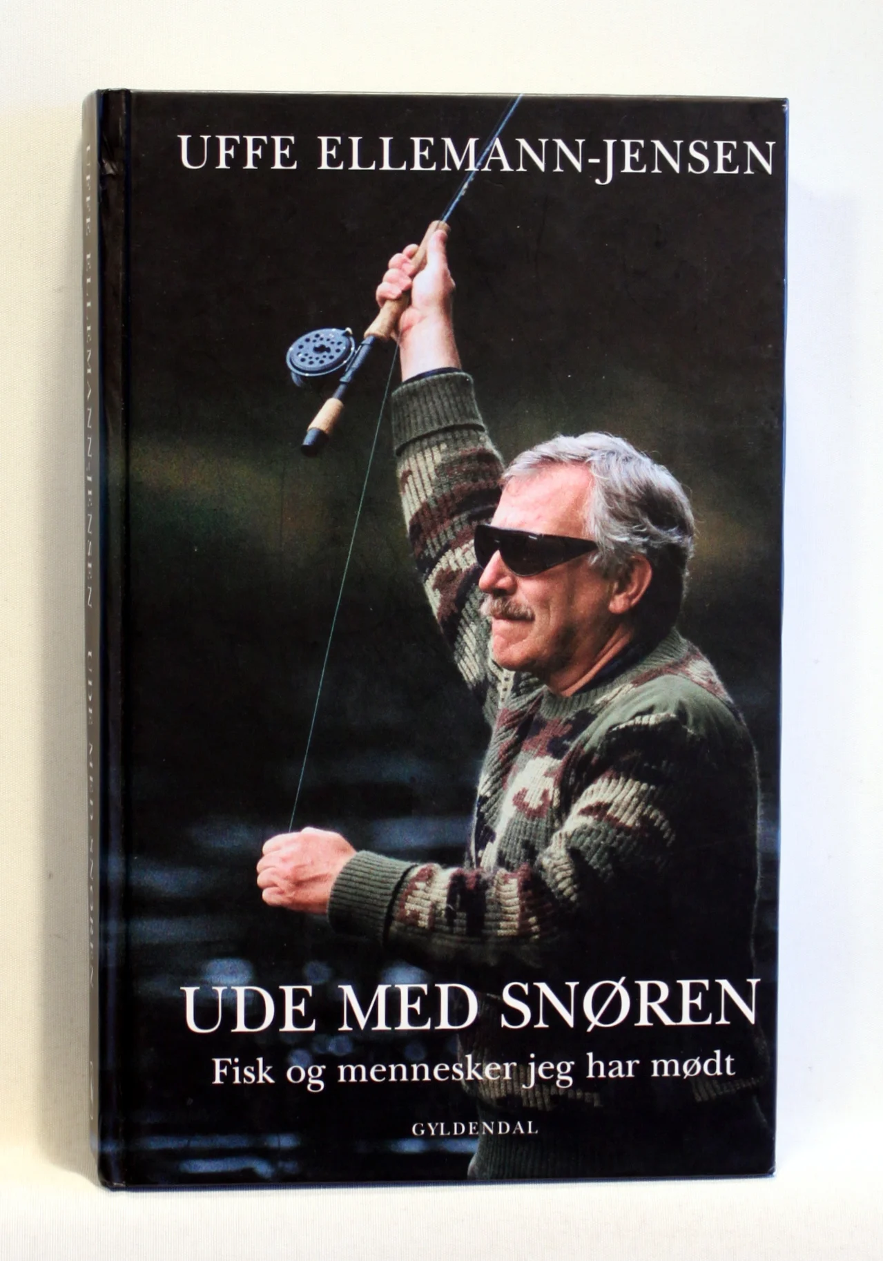 Ude med snøren