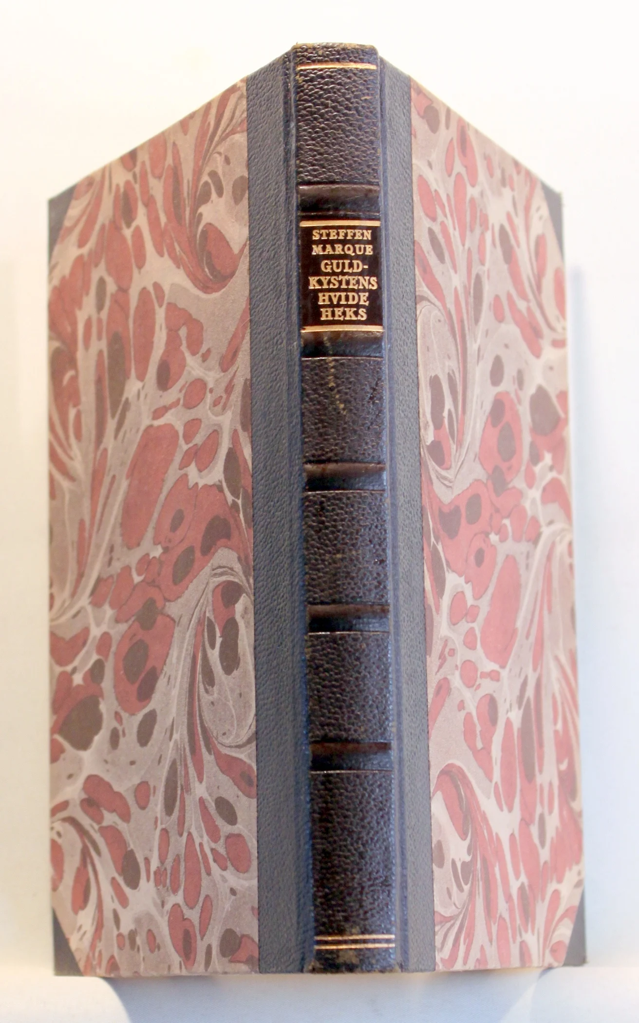 Guldkystens hvide heks