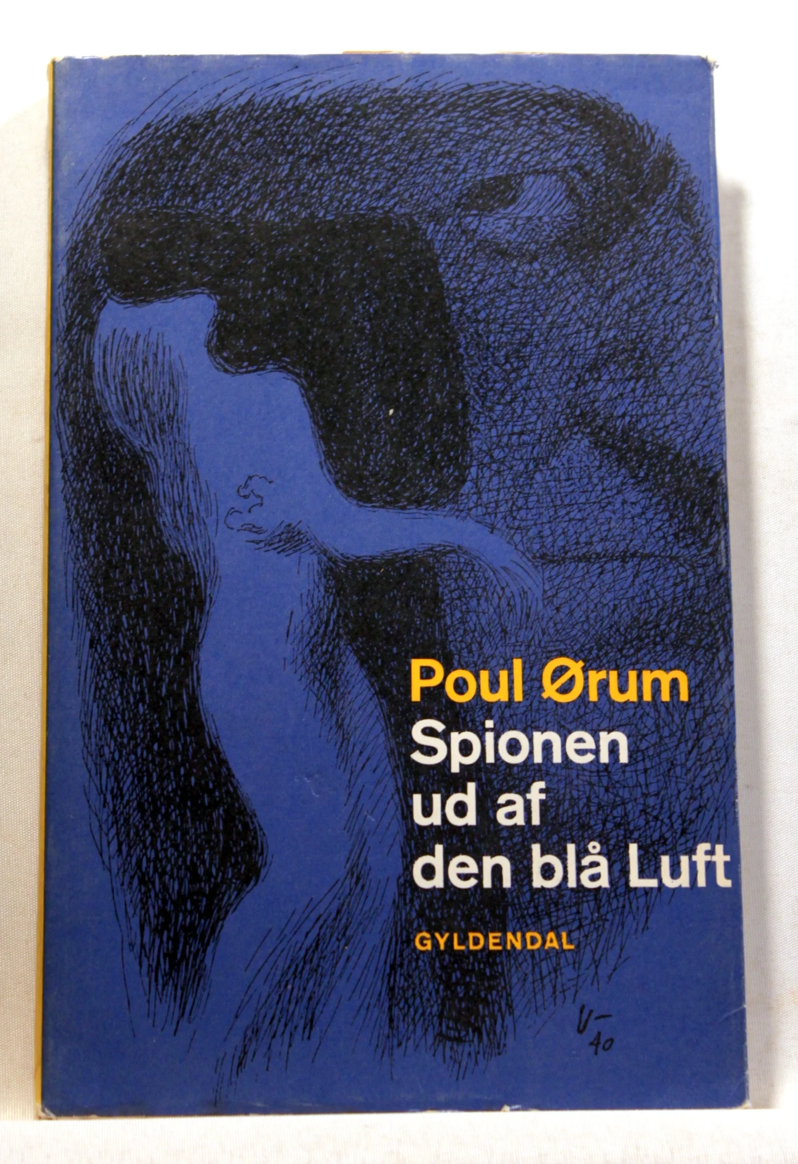 Spionen ud af den blå luft