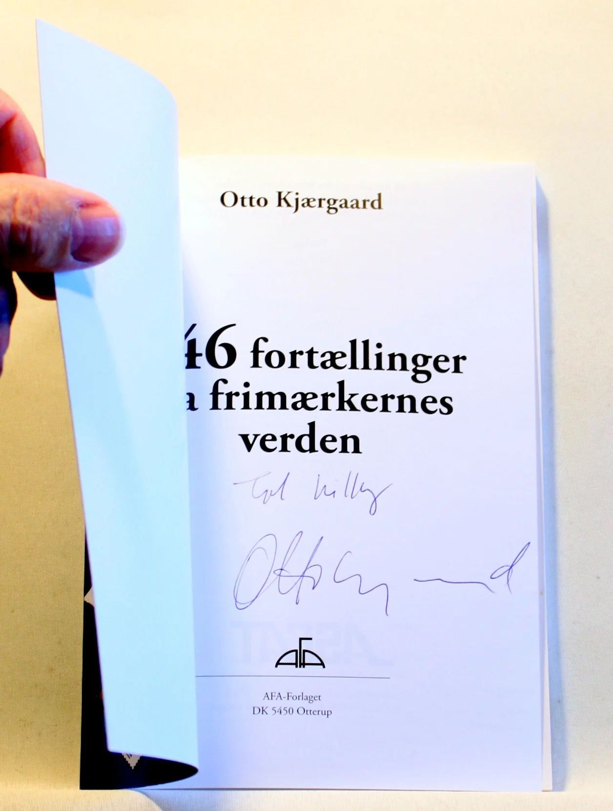 146 fortællinger fra frimærkernes verden