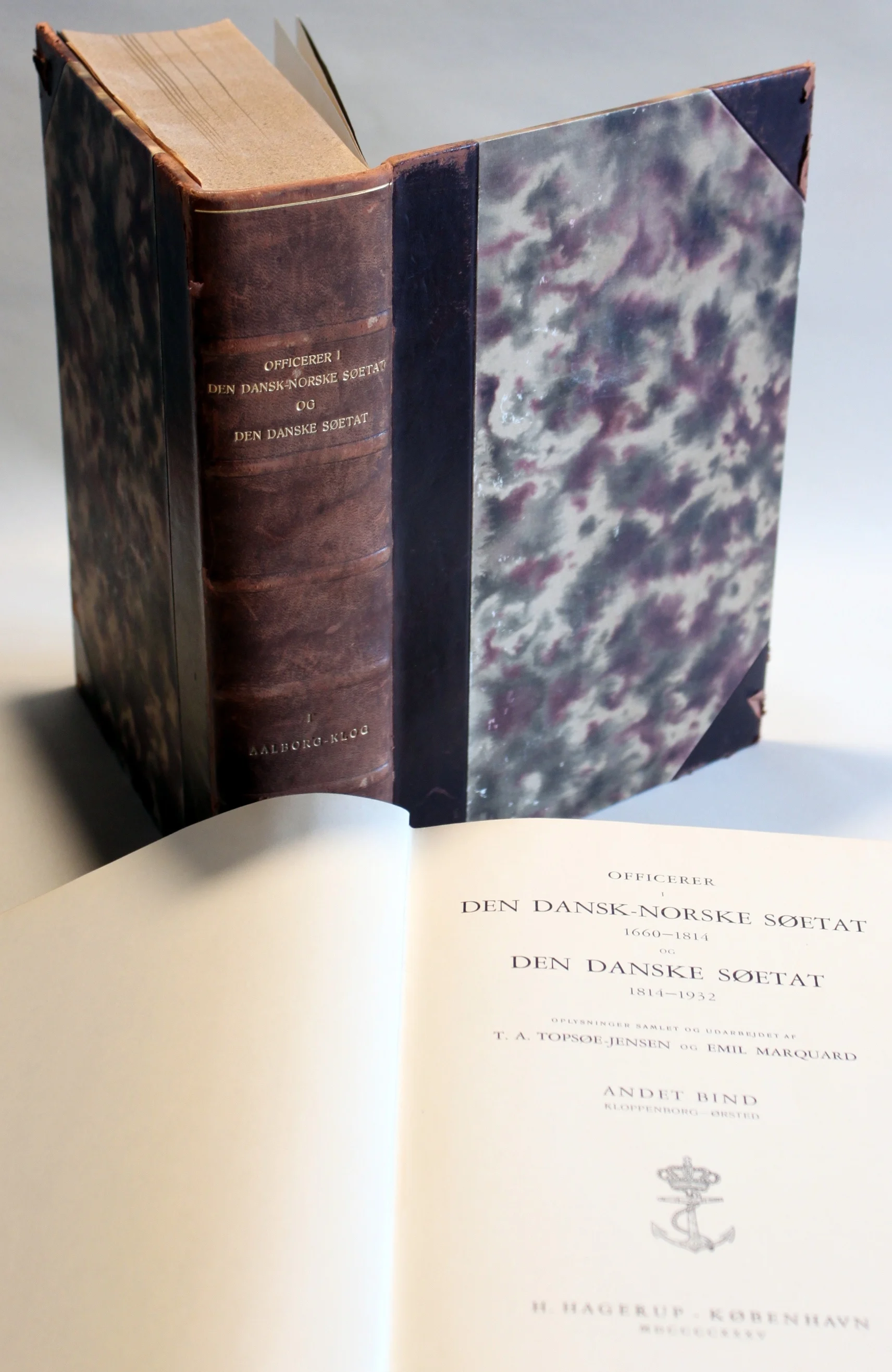 Officerer i Den dansk-norske Søetat 1660-1814 og Den danske Søetat 1814-1932. 2 Bind.