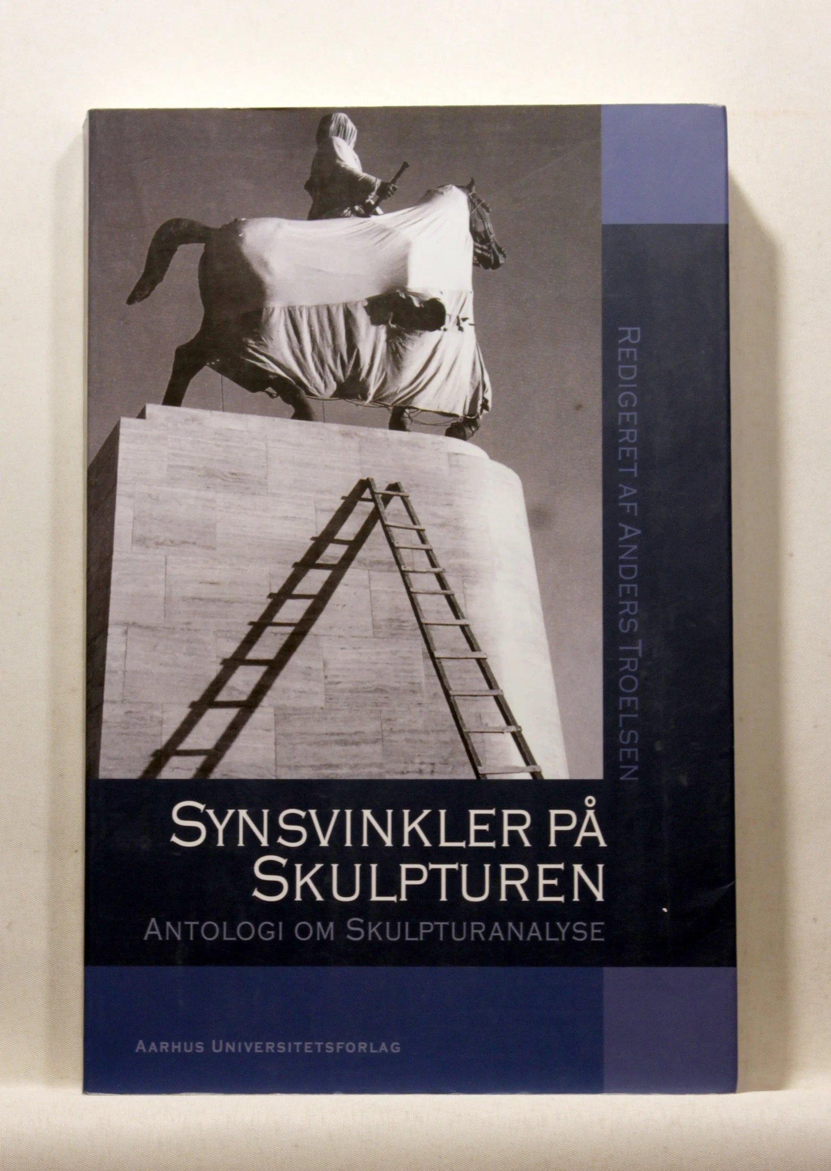 Synsvinkler på skulpturen. Antologi om skulpturanalyse
