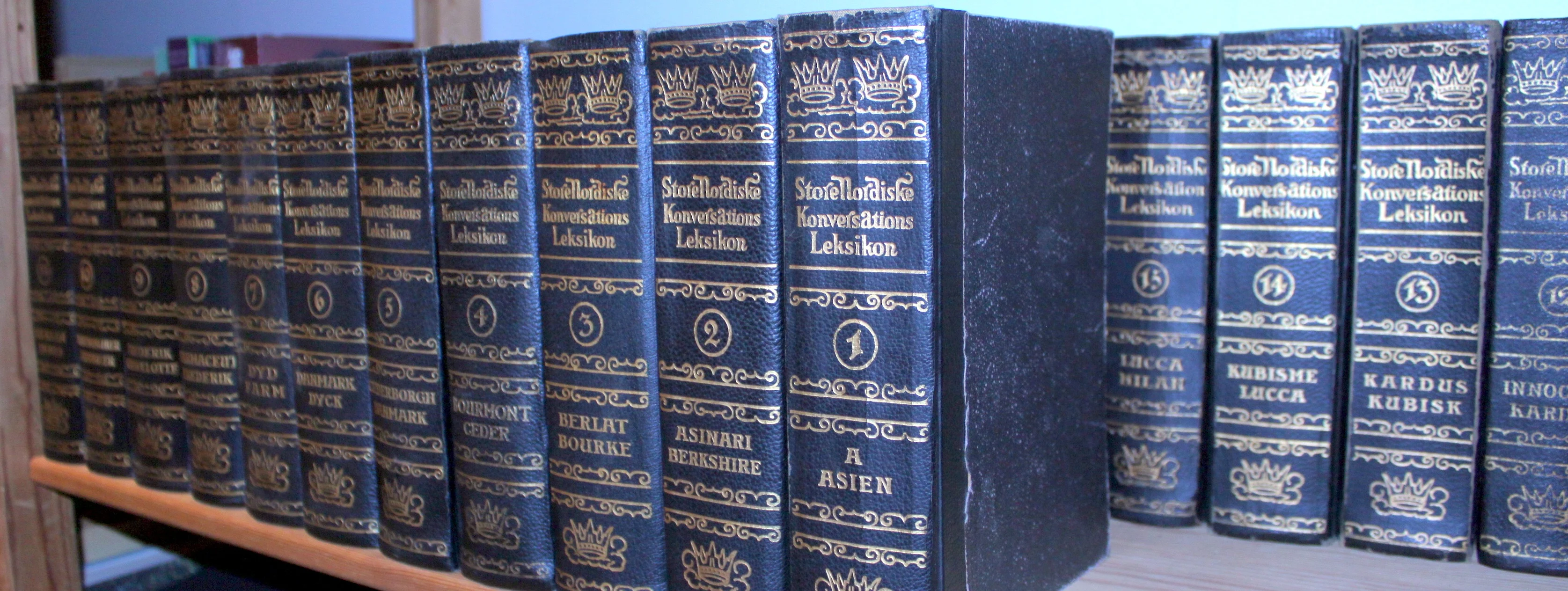 Store Nordiske Konversations Leksikon. En nordisk encyklopædi. 1-26