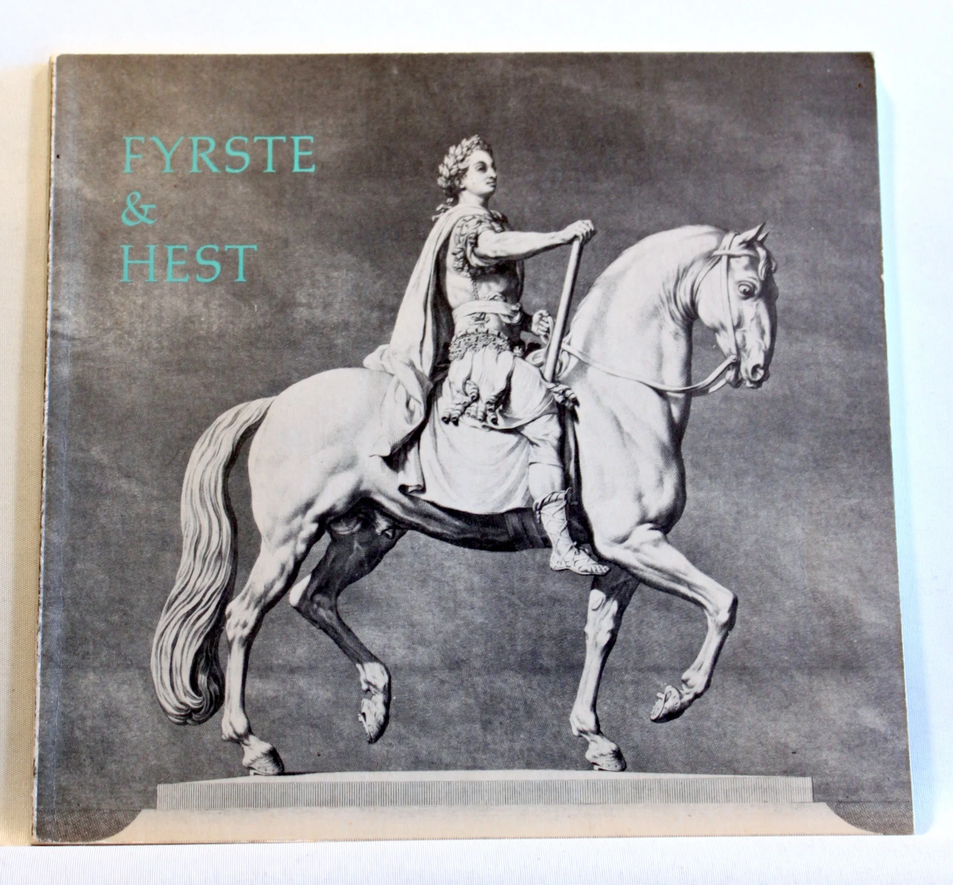 Fyrste & hest. Rytterstatuen på Amalienborg