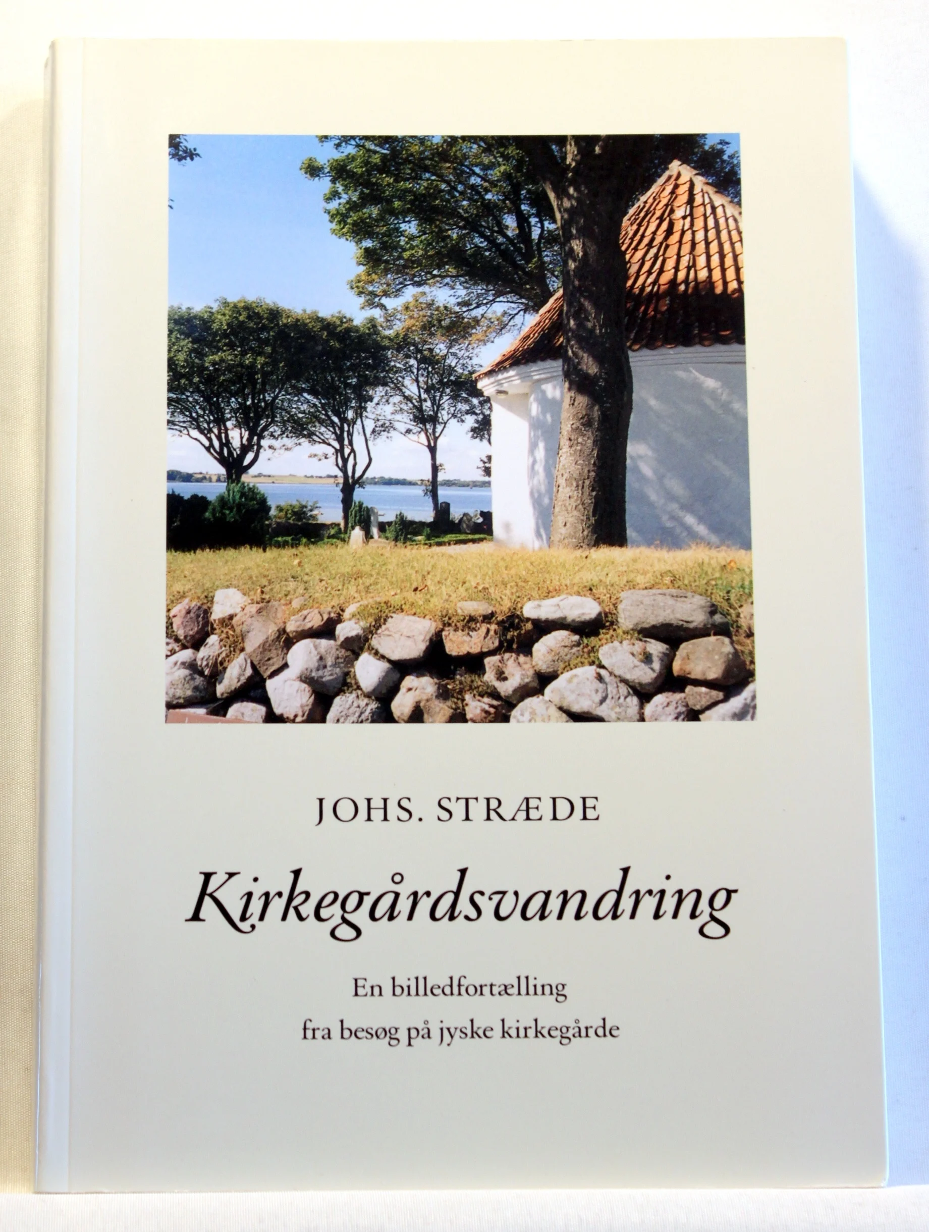 Kirkegårdsvandring. En billedfortælling fra besøg på jyske kirkegårde