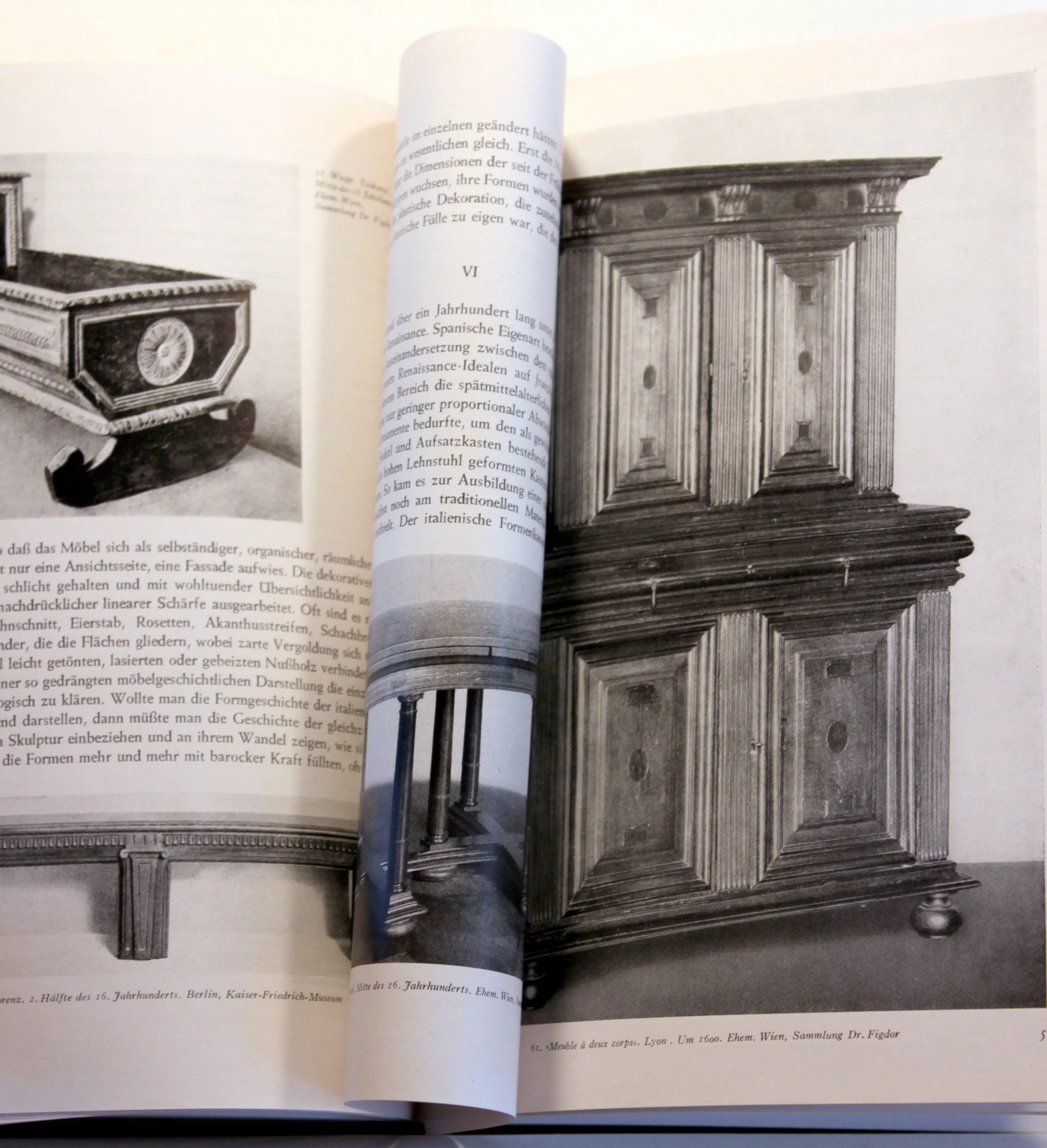 Alte Möbel. Vom Mittelalter bis zum Biedermeier