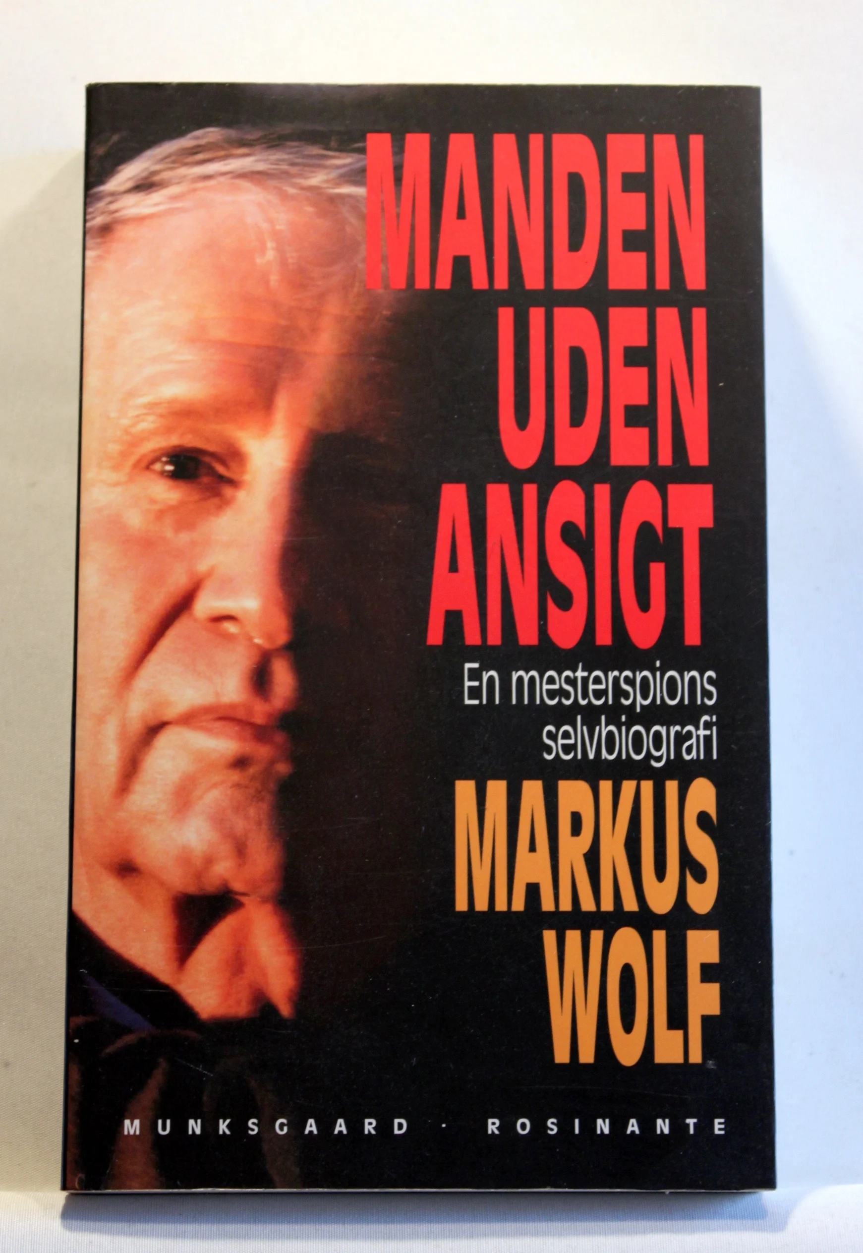 Manden uden ansigt. En mesterspions selvbiografi