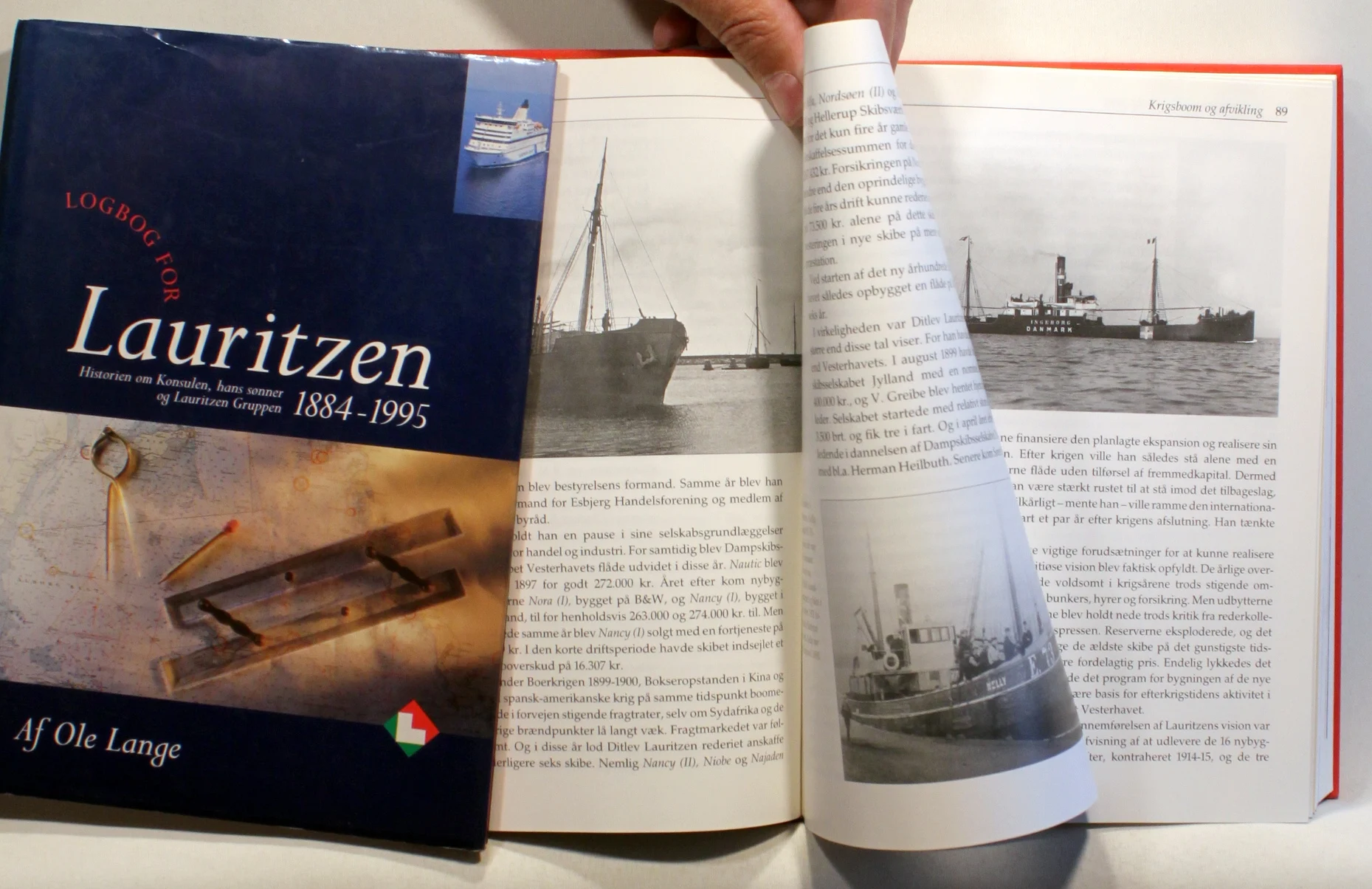 Logbog for Lauritzen 1884 – 1995. Historien om Konsulen, hans sønner og Lauritzen Gruppen