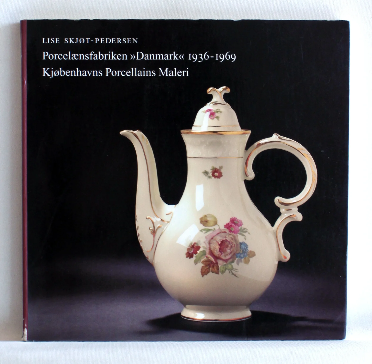 Porcelænsfabriken “Danmark” 1936-1969. Kjøbenhavns Porcellains Maleri